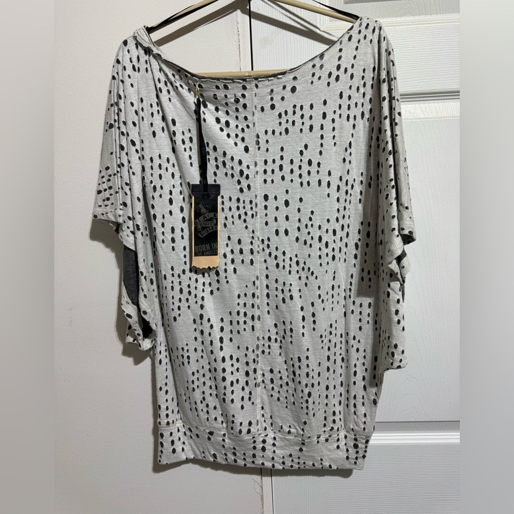 NWT Black Hearts Brigade small Relaxed Dot-Print Women's Top - domain sleeves